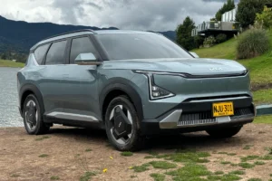 Crecimiento de vehículos eléctricos en Colombia en 2026